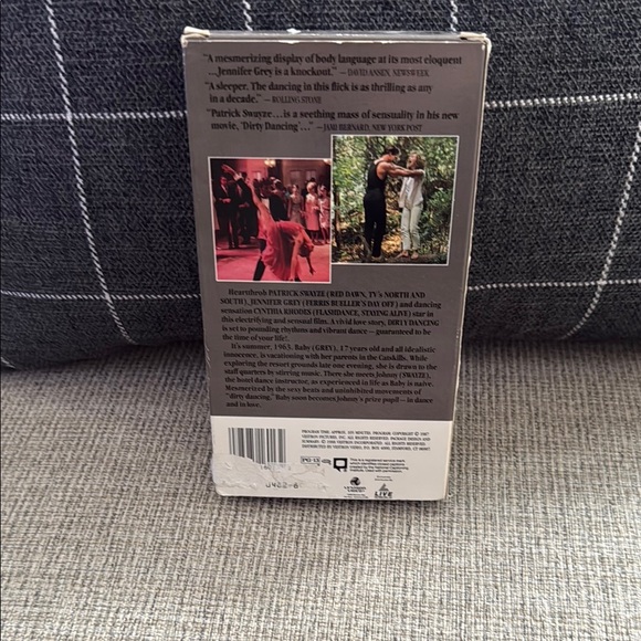 Dirty Dancing VHS Tape - Picture 2 of 3